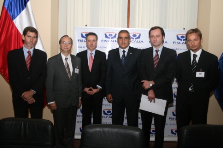 Firma convenio entre la Fiscalía de Chile y empresas de telefonía movil