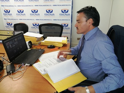 El Fiscal Cristian Sanhueza formalizó a los imputados, mediante videoconferencia.