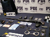 Armas y objetos que son usados en robos fueron incautados en los domicilios de los imputados.