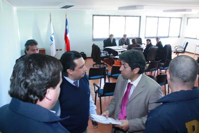 Fiscal Ávila incauta documentos en  municipio de Pelluhue 