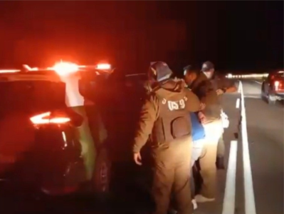 Carabineros detuvo a los imputados en el vehículo de la víctima en la ruta camino a Colchane.