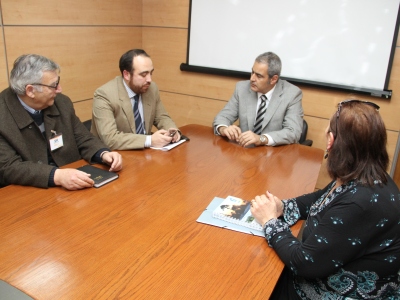 Sabas Chahuán y Fuad Chahín junto a dirigentes de Vilcún 