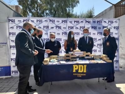 El Fiscal Regional de Tarapacá, el director general de la PDI y el subsecretario de Prevención del Delito informaron del procedimiento. 