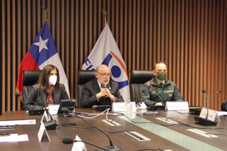 La Ministra Marcela Ríos, el Fiscal Jorge Abbott y el Director Nacional de Gendarmería, Sabastián Urra