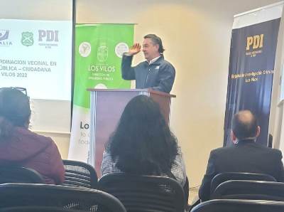 El Fiscal de Los Vilos expuso ante la comunidad el rol de la Fiscalía.