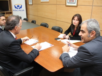 Teodoro Ribera junto a Sabas Chahuán y a la directora de la Unidad de Asesoría Jurídica, Marta Herrera