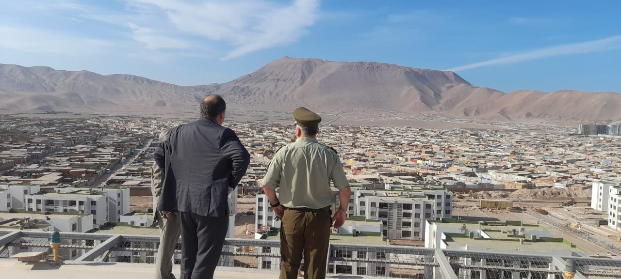 Fiscal Nacional junto al jefe de zona subrogante general Ivan Monje Neira. 3era Comisaría de Alto Hospicio