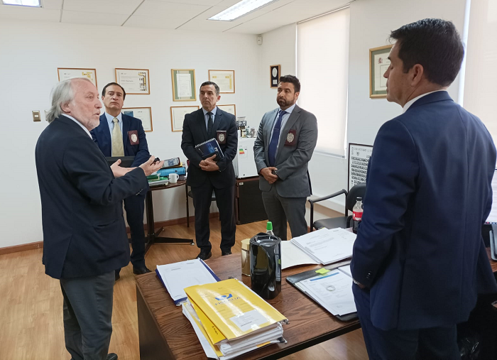 El fiscal regional, Alberto Ayala, se reunió este martes con el equipo especial de la PDI en Calama.