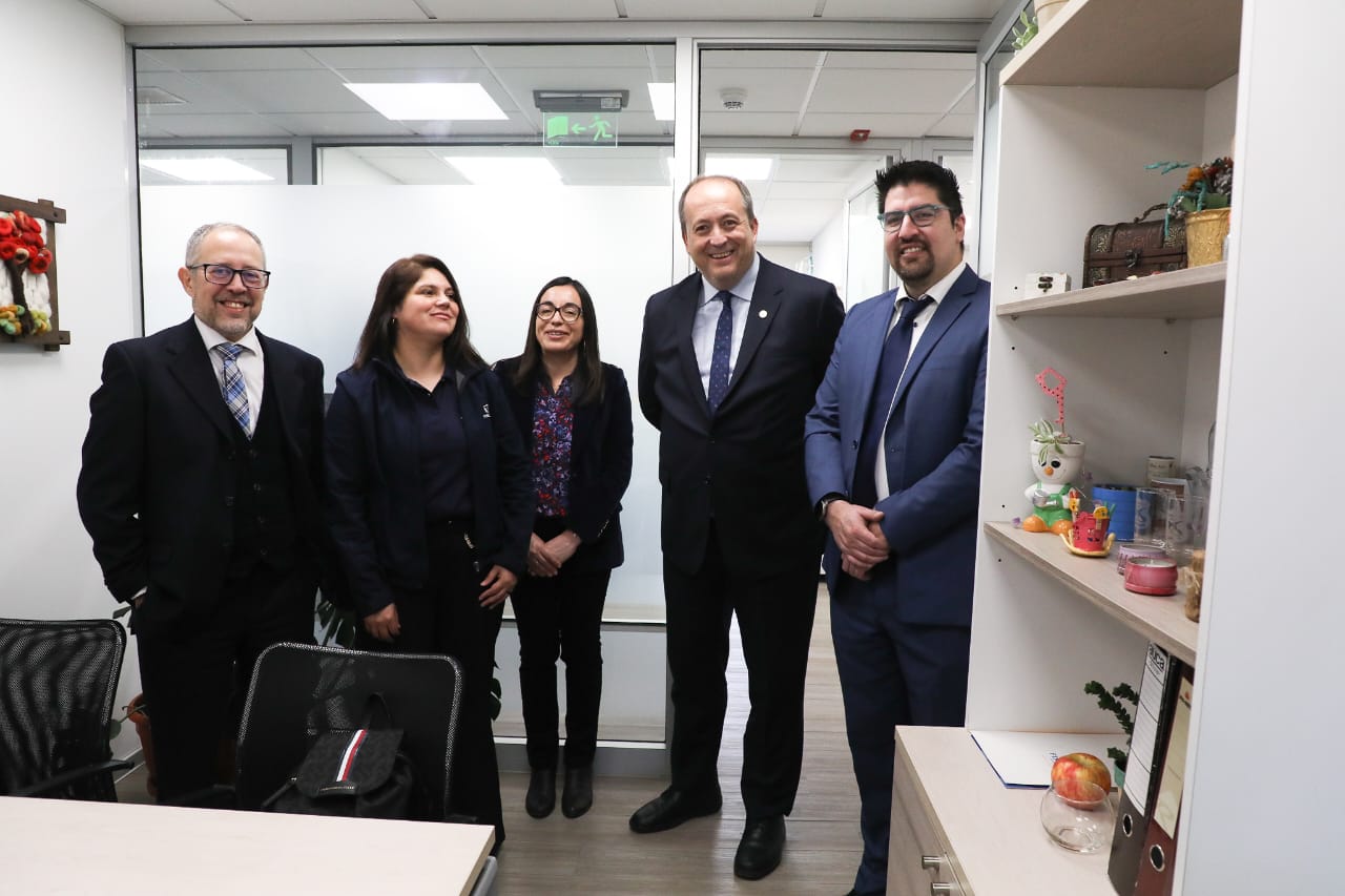 Fiscal Nacional, Ángel Valencia, junto al Fiscal Regional de Los Ríos, Juan Agustín Meléndez