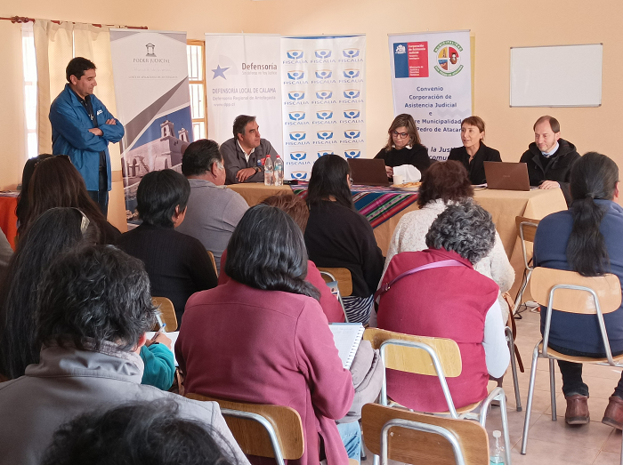 La reunión contó con una activa participación de las comunidades.