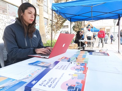 La atención de la Fiscalía se efectuó en la plaza central de la comuna de Coquimbo.