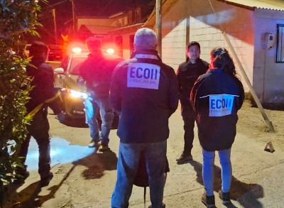 Hasta el lugar de los hechos concurrió personal del Equipo ECOH, Brigada de Homicidios de la PDI y el fiscal Marco Arenas.