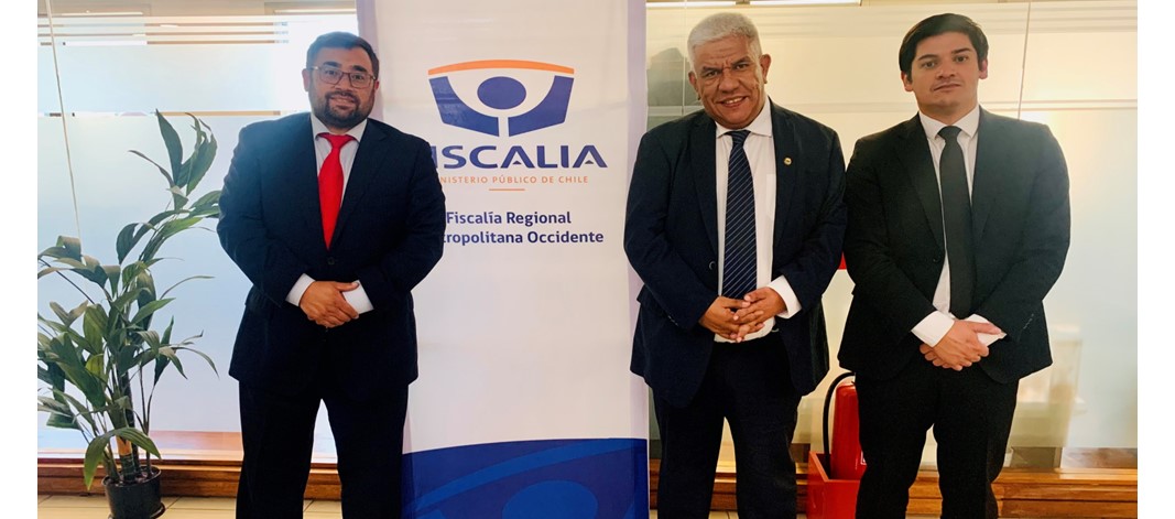 El Fiscal Metropolitano Occidente, Marcos Pastén, junto a los Fiscales Rodrigo Moya y Rubén Salas.