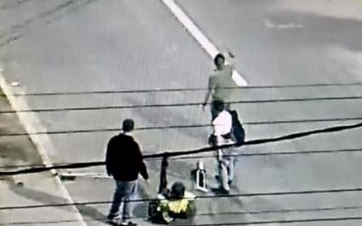 El hecho fue captado por cámaras de seguridad del sector. 