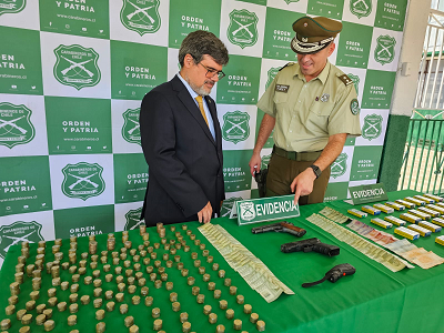 Se incautó armamento, dinero y algunas de las especies sustraídas durante el robo.