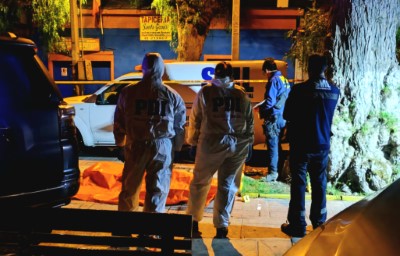 La Fiscal junto a la PDI realizaron diligencias en el lugar del crimen.