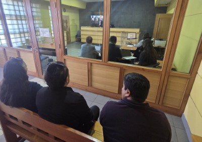 Durante la audiencia profesionales de la Unidad de Víctimas acompañaron a familiares de la joven fallecida.