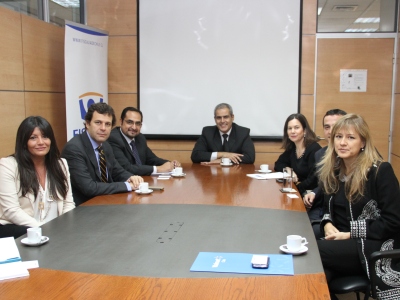 Fiscal Nacional y representantes de Supermercados de Chile.