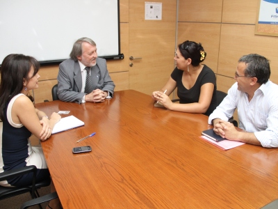 Alberto Ayala junto a la presidenta de la CUT