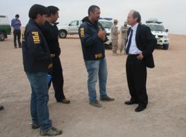 El Fiscal Luis Soriano (de terno) trabajó junto a la Brigada de Homicidios de la PDI.