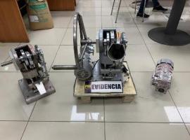 Las máquinas empastilladoras usadas para la fabricación de las tabletas de MDMA que fueron incautadas.