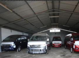 En el depósito de la empresa se encontraron los 14 vehículos adulterados.