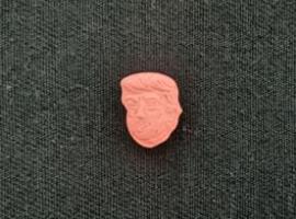 La mayoría de las pastillas de Éxtasis tenían el diseño del rostro del mandatario estadounidense.