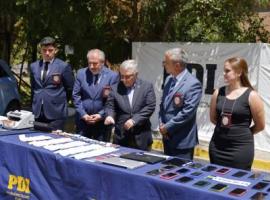 Droga, dinero en efectivo y automóviles se les incautó a los imputados.