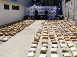 Con la incautación de droga fueron detenidas ocho imputados: cinco extranjeros y tres chilenos.
