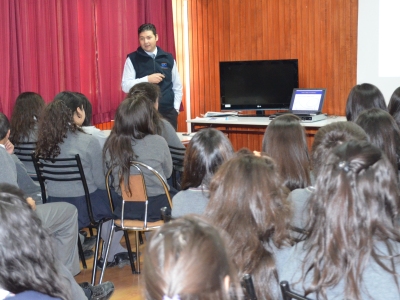 Charla en Liceo Contardi