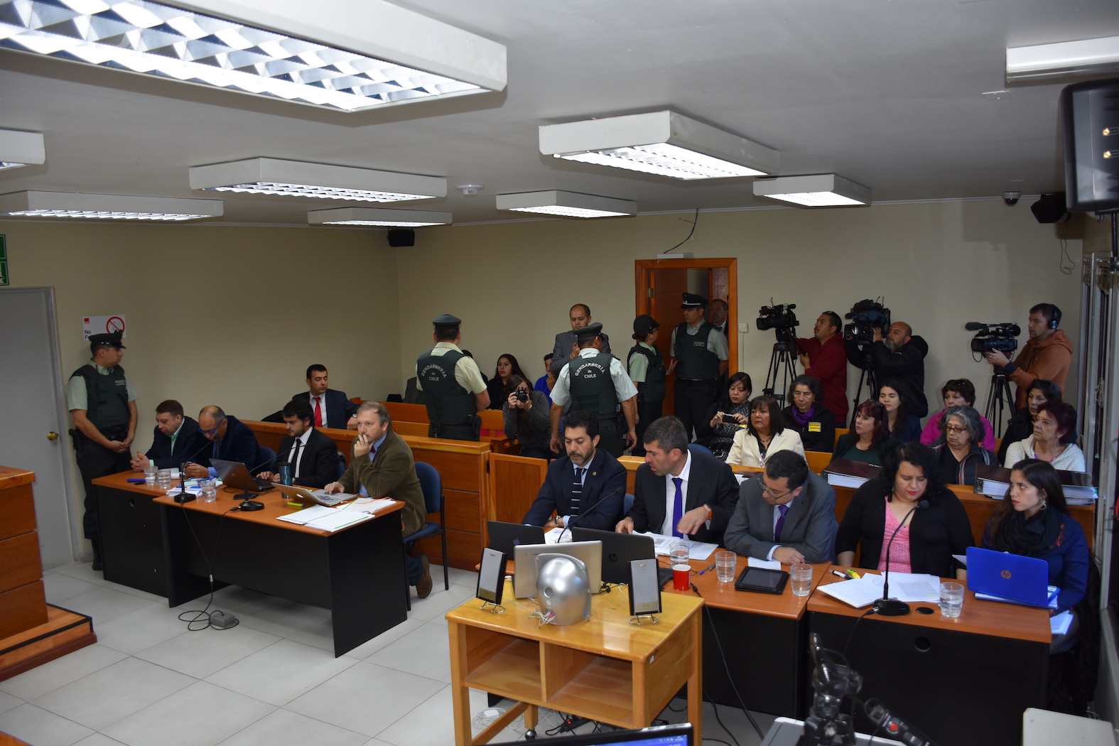 Al juicio oral concurre el Fiscal Regional, Pedro Salgado y el Fiscal Adjunto Jefe, Luis González.