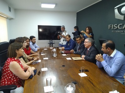 En la reunión con el Fiscal Regional participaron la subsecretaria y la seremi de Biernes Nacionales y personal de la PDI.