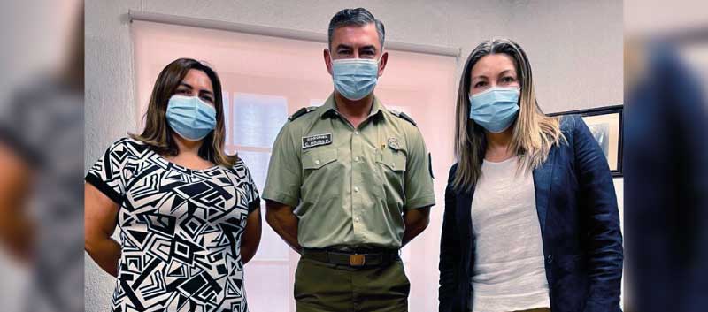 Coronel Carlos Rojas, Fiscal Verónica Monjes y Fresia Bustamante administradora de FL Melipilla.