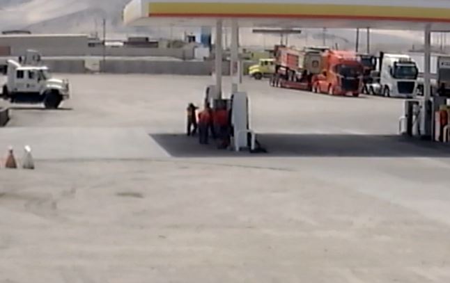 El imputado logró ser retenido por los propios trabajadores del lugar.