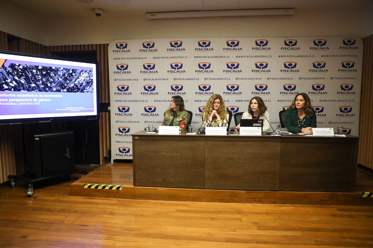 Directora de la Unidad de Género y la Gerenta de la División de Estudios de la Fiscalía Nacional