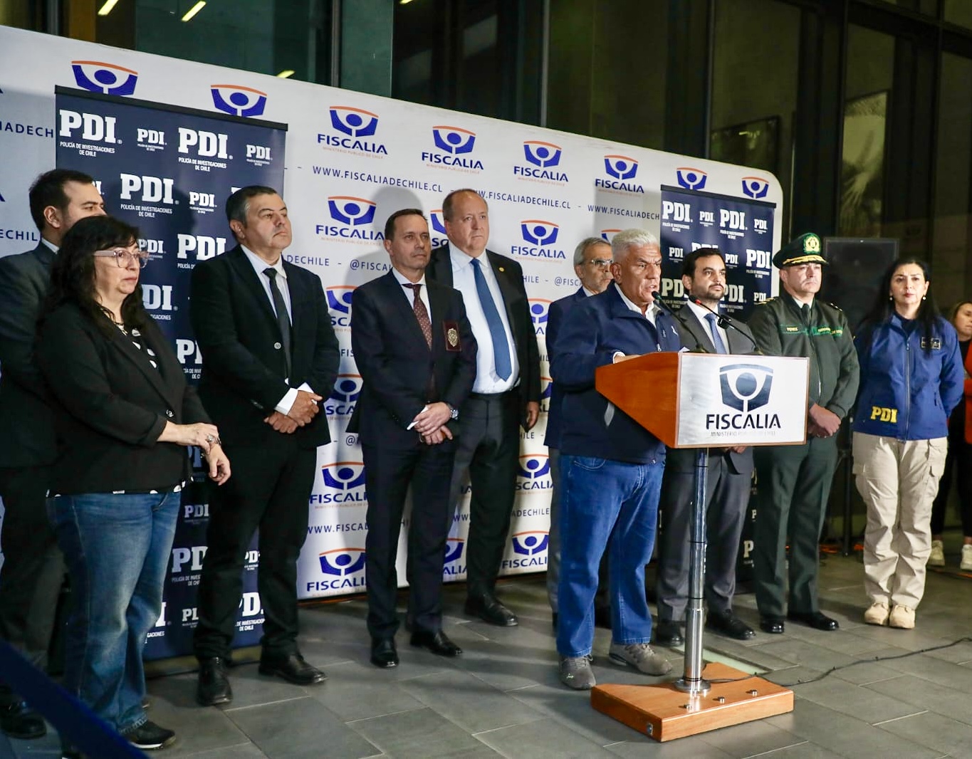 En la imagen se ven autoridades en el punto de prensa efectuado en la Fiscalía Nacional.