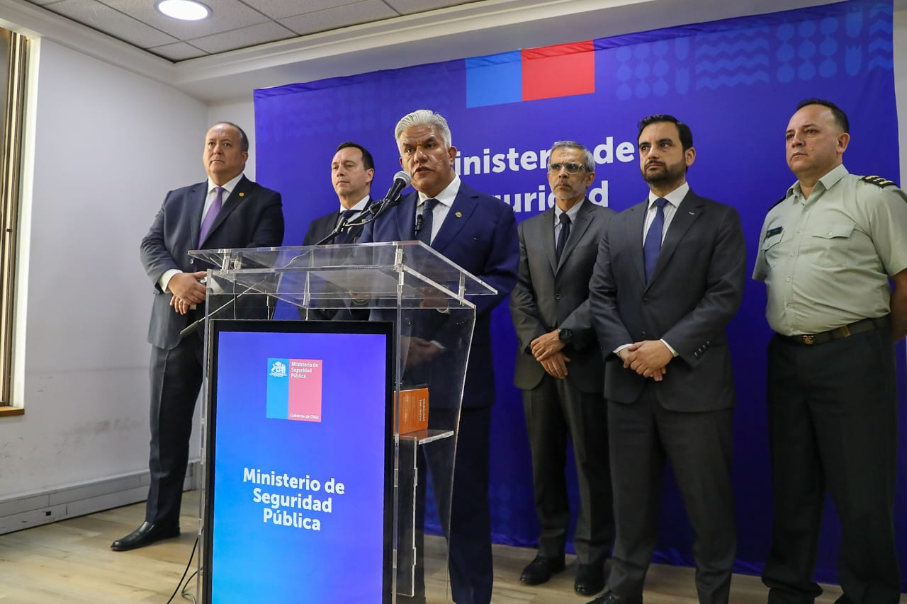 Fiscal Nacional, Ángel Valencia; Director de la PDI, Eduardo Cerna; Fiscal Occidente, Marco Pastén; Ministro de Seguridad, Luis Cordero; Ministro de Justicia, Jaime Gajardo y Gendarmería