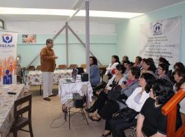 El abogado asistente de La Florida Álvaro Pérez conversó con las asesoras del hogar.