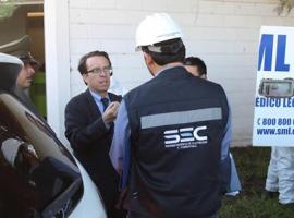 El fiscal Ariel Guzmán dirigió las diligencias en el lugar de la muerte del trabajador. 
