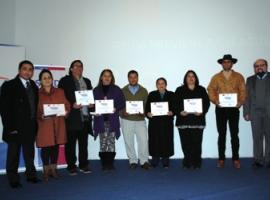 Los entusiastas y participativos dirigentes vecinales recibieron el certificado de reconocimiento.