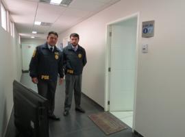 Efectivos de la Bridec inspeccionan las oficinas de AC Inversion en Antofagasta