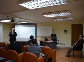 El Fiscal Regional Alberto Ayala, da la bienvenida a los asistentes