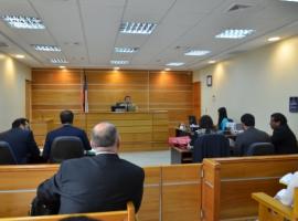 En la audiencia estuvieron junto a la fiscal los abogados querellantes de la familia y del INDH.