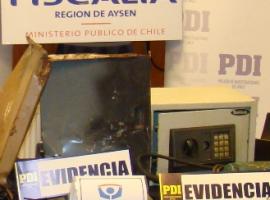 Hoy en horas de la tarde, se logró recuperar una nueva caja fuerte camino a Ensenada Valle Simpson (Foto referencial).