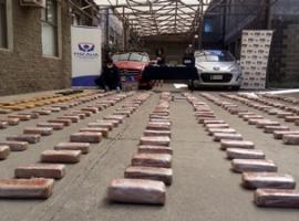 Además de la droga se les incautó en poder de uno de los imputados un arma de fuego con silenciador.