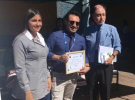 El reconocimiento fue recibido por el asistente social de la Uravit, Guillermo Méndez.