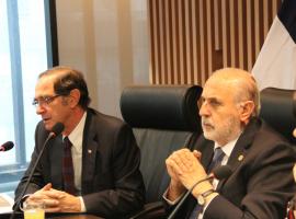 Fiscal Nacional, Jorge Abbott, junto al Ministro de Justicia y Derechos Humanos, Hernán Larraín