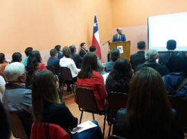 Al encuentro asistió un gran número de vecinos del puerto, además de dirigentes vecinales y autoridades regionales y locales.