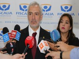 El fiscal regional metropolitano sur, Raúl Guzmán y la fiscal Paulina Díaz.