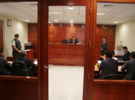 En la misma audiencia el joven recibió un diploma por su calidad de egresado.